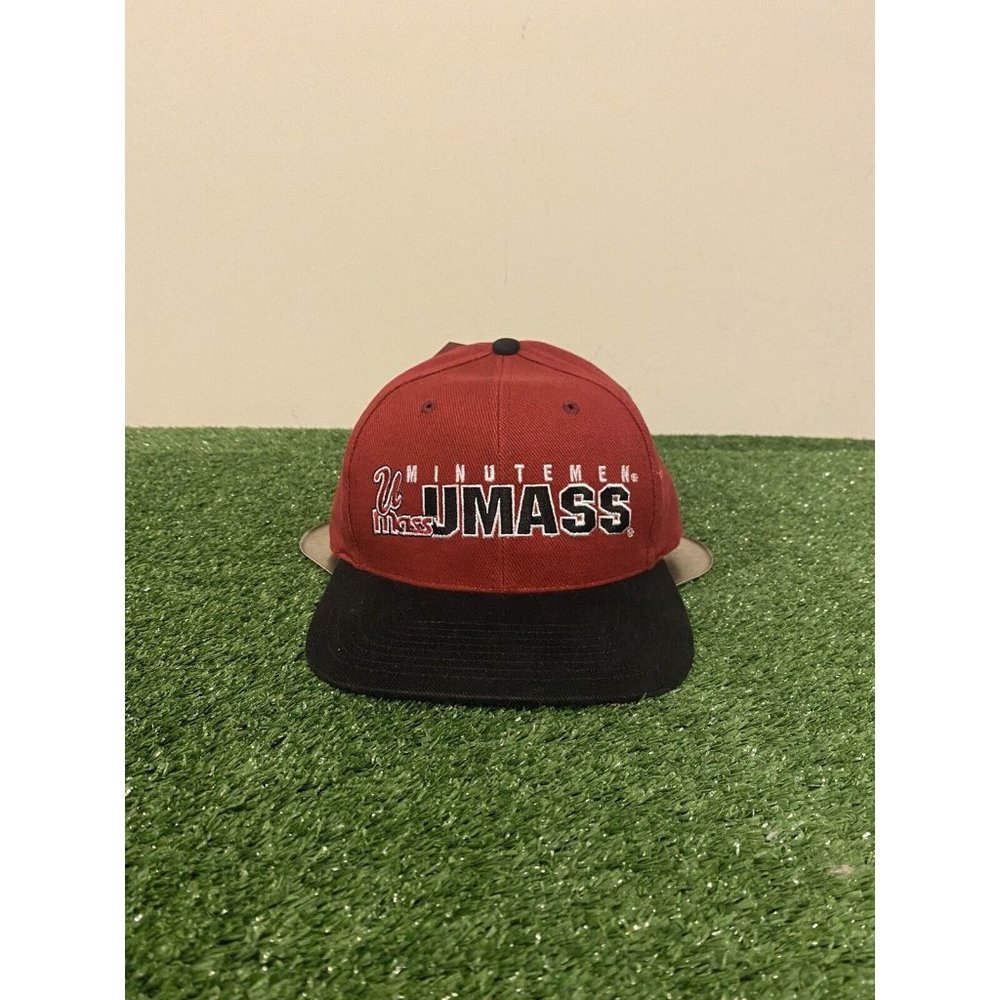 Vintage Twins Enterprise UMASS Minutemen adjustable strapback hat
